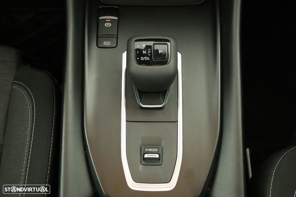 Nissan Qashqai 1.3 DIG-T N-Connecta LED Xtronic - 14