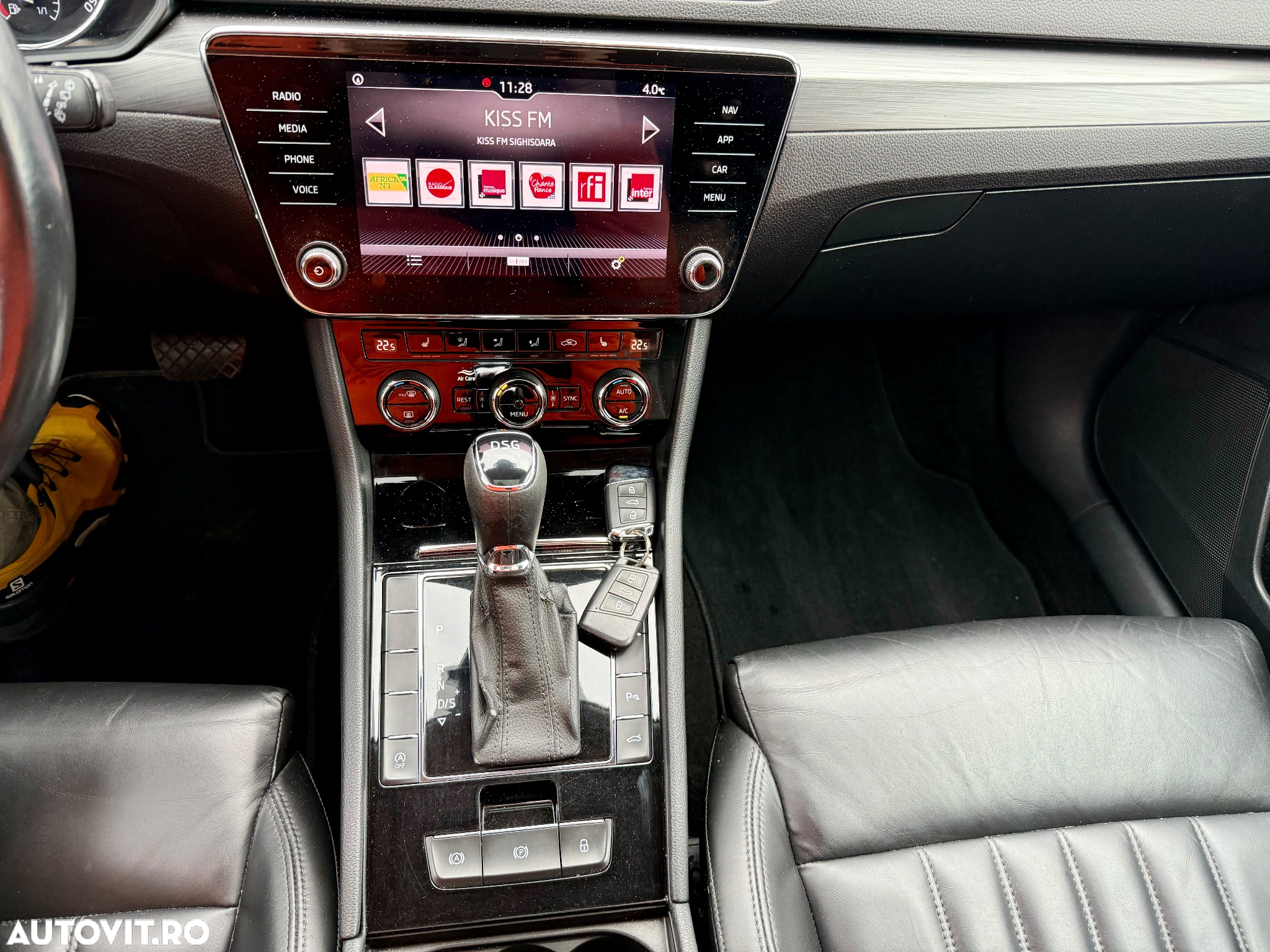 Skoda Superb 2.0 TDI DSG Premium Edition - 11
