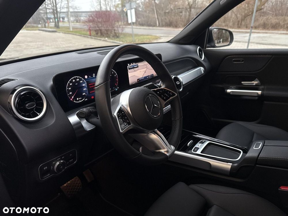 Mercedes-Benz GLB - 14