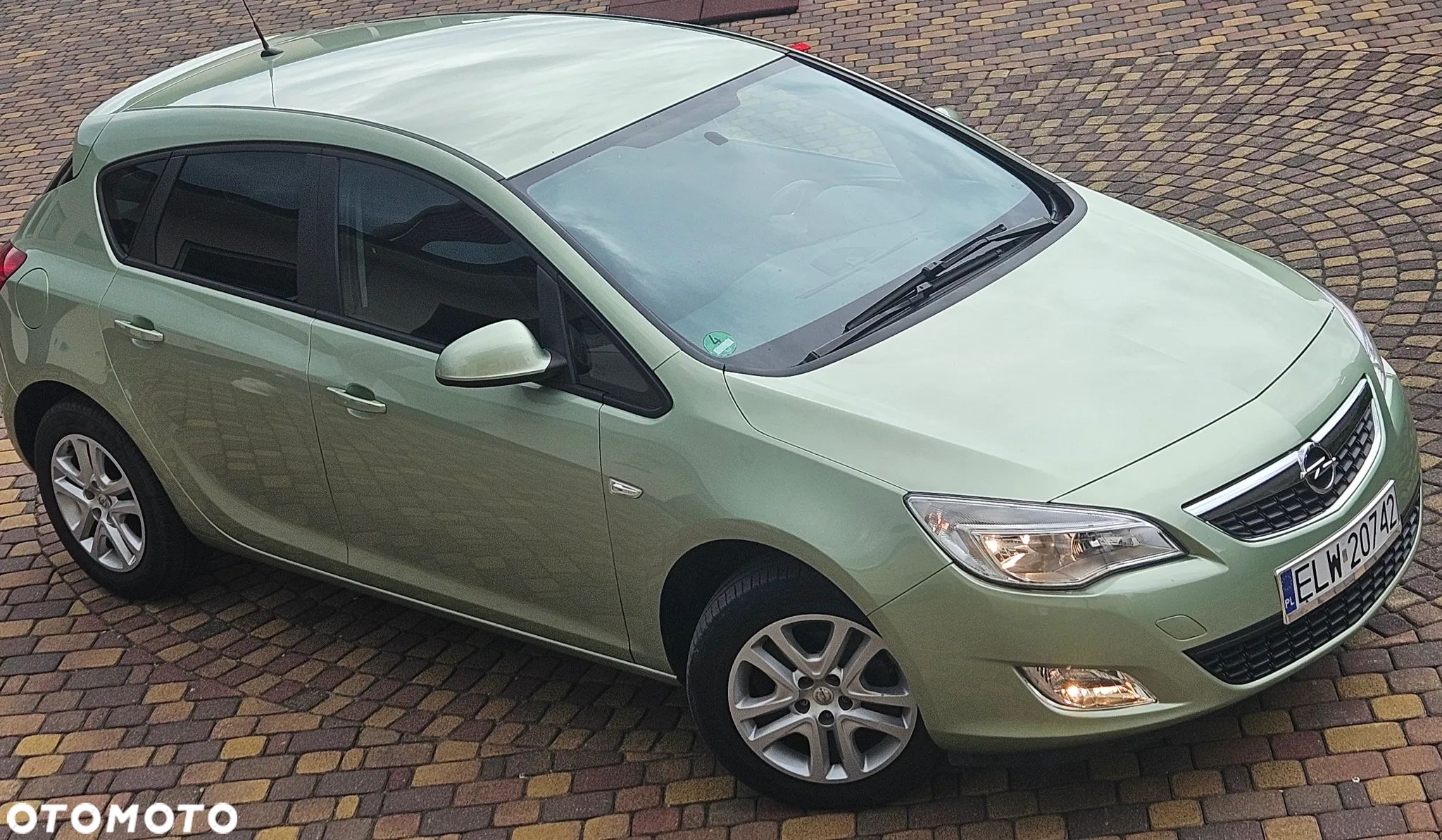 Opel Astra IV 1.4 T Cosmo S&S - 1