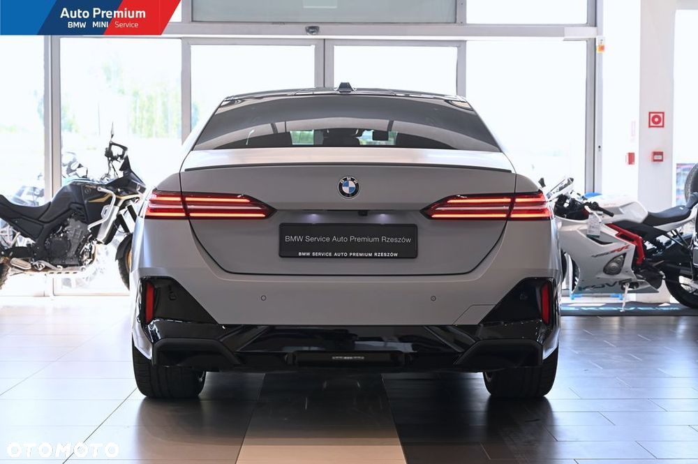 BMW Seria 5 520d xDrive mHEV - 21