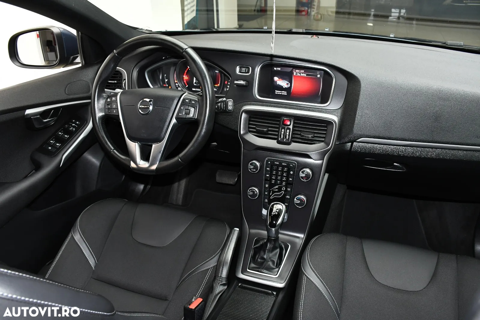 Volvo V40 D3 Aut. Summum - 7