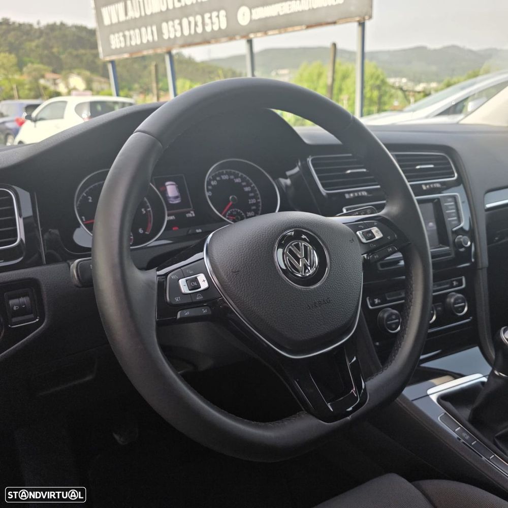 VW Golf 1.6 TDi Highline - 20