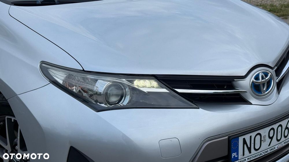 Toyota Auris 1.8 HSD Luna - 2