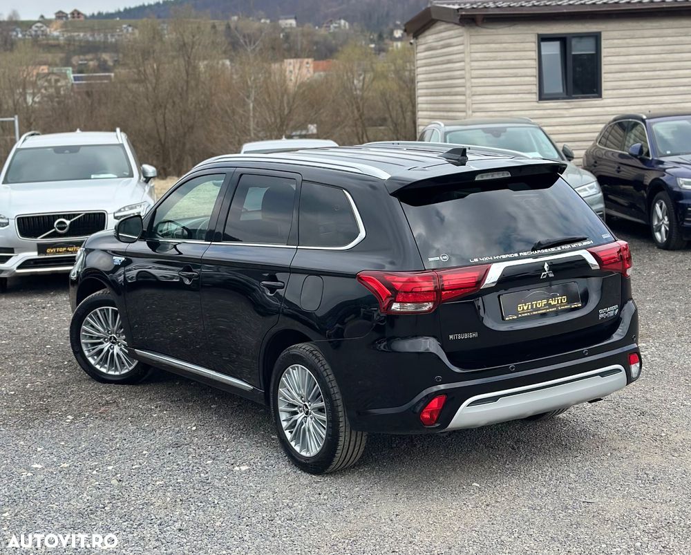 Mitsubishi Outlander 2.4 4WD Top - 12