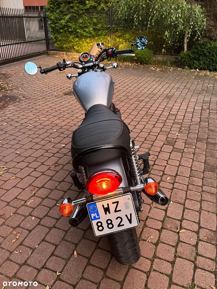 Triumph Bonneville - 2