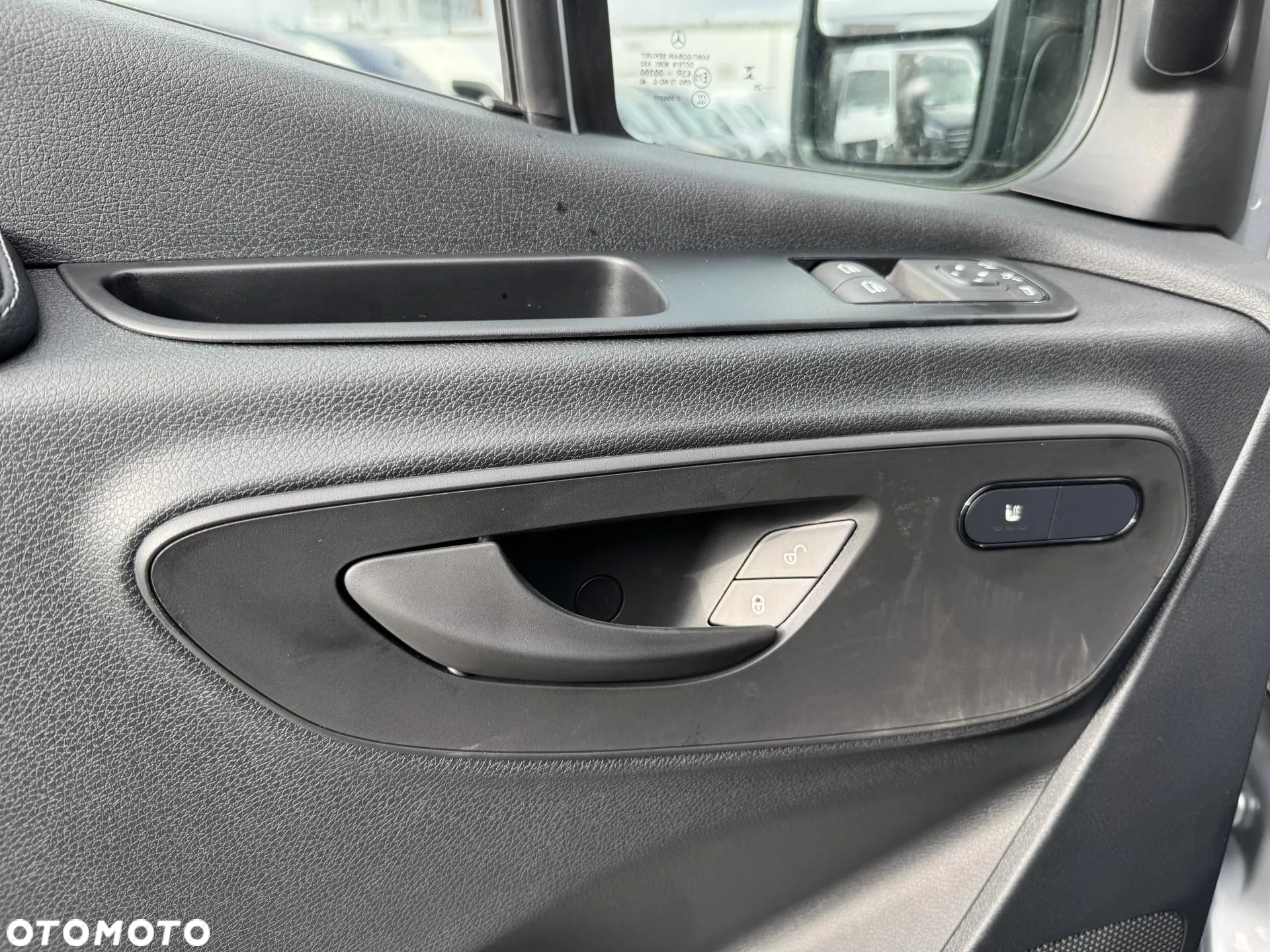 Mercedes-Benz Sprinter - 12