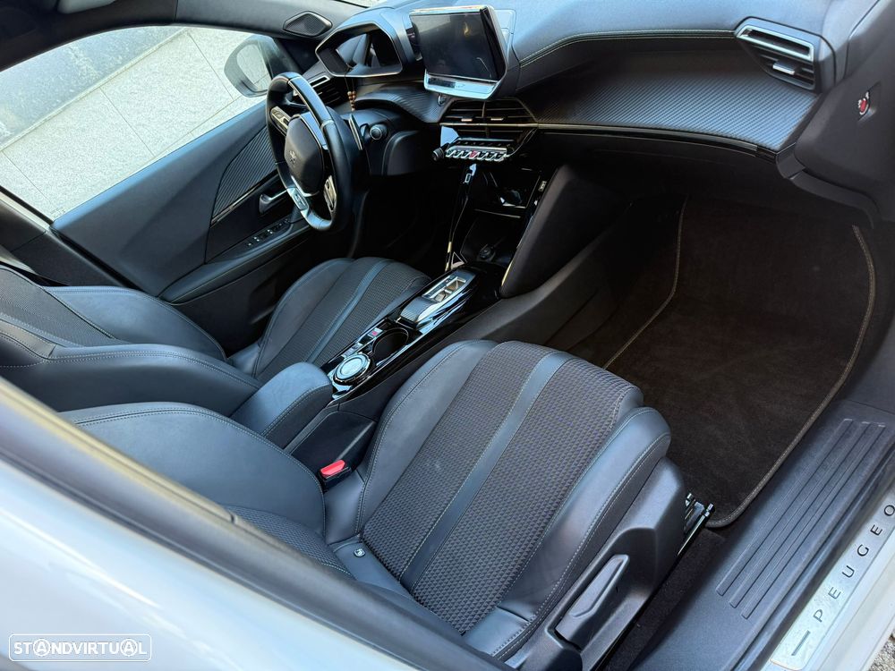 Peugeot 2008 1.2 PureTech GT Pack EAT8 - 12