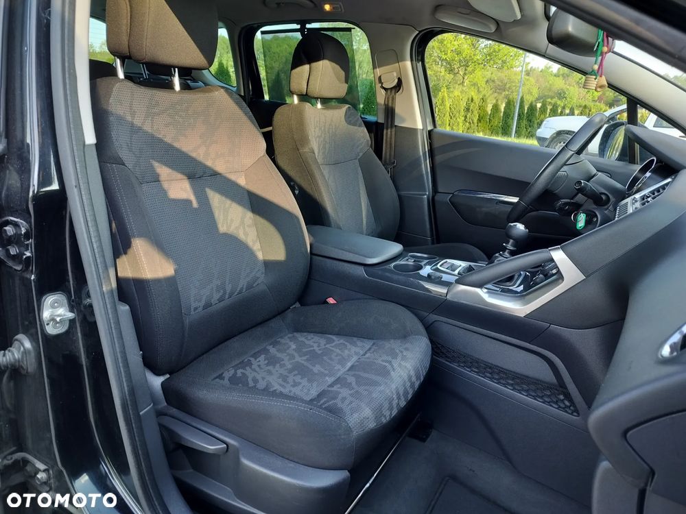 Peugeot 3008 1.6 Premium+ - 11