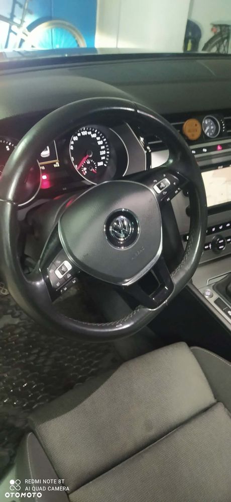 Volkswagen Passat - 15