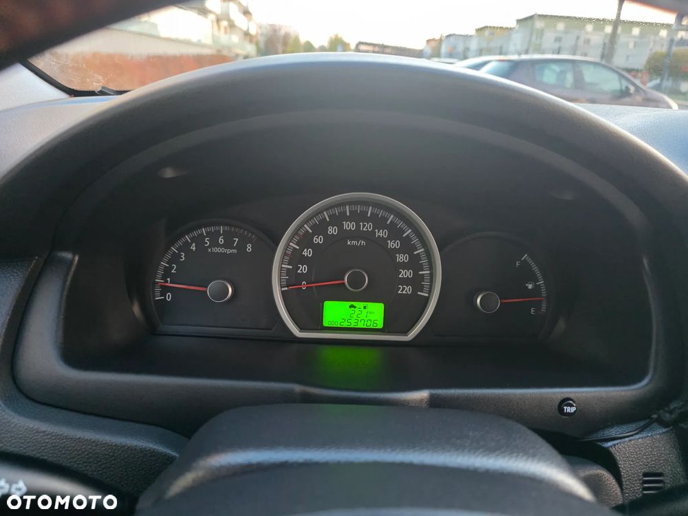 Kia Sportage 2.0 (kla) / Voyage - 24