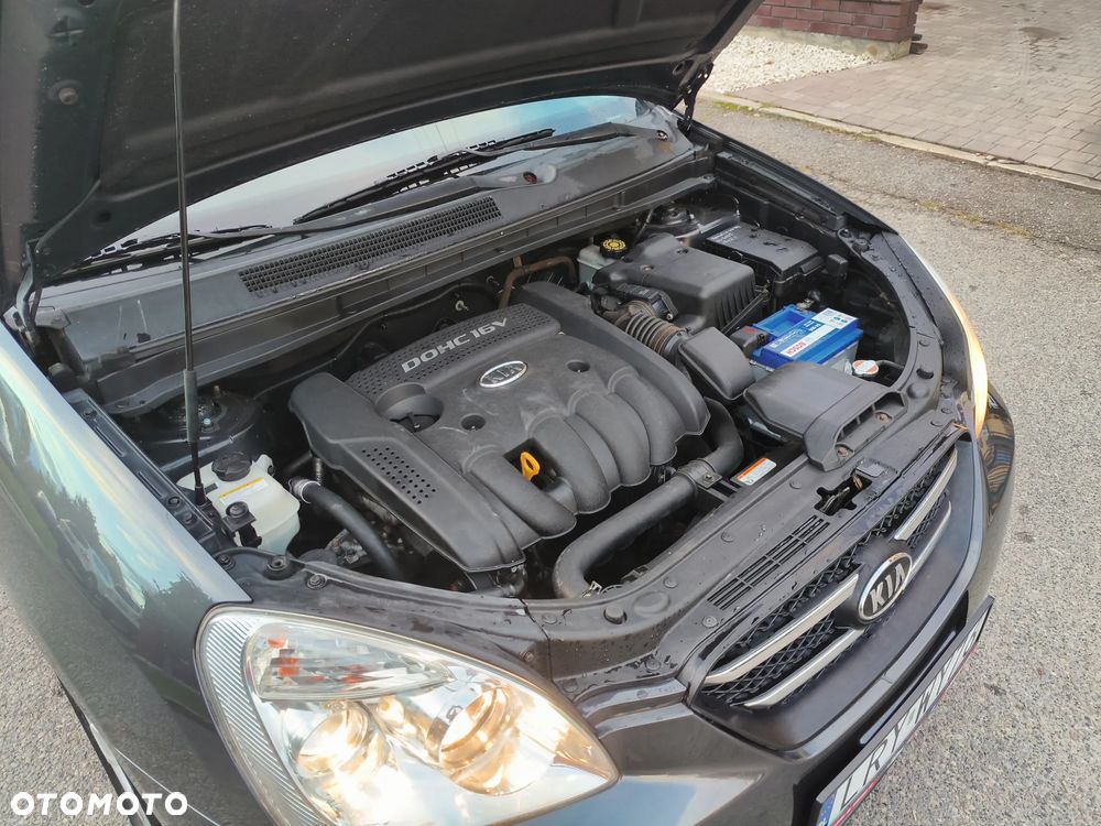 Kia Carens 2.0 CVVT Spirit - 33
