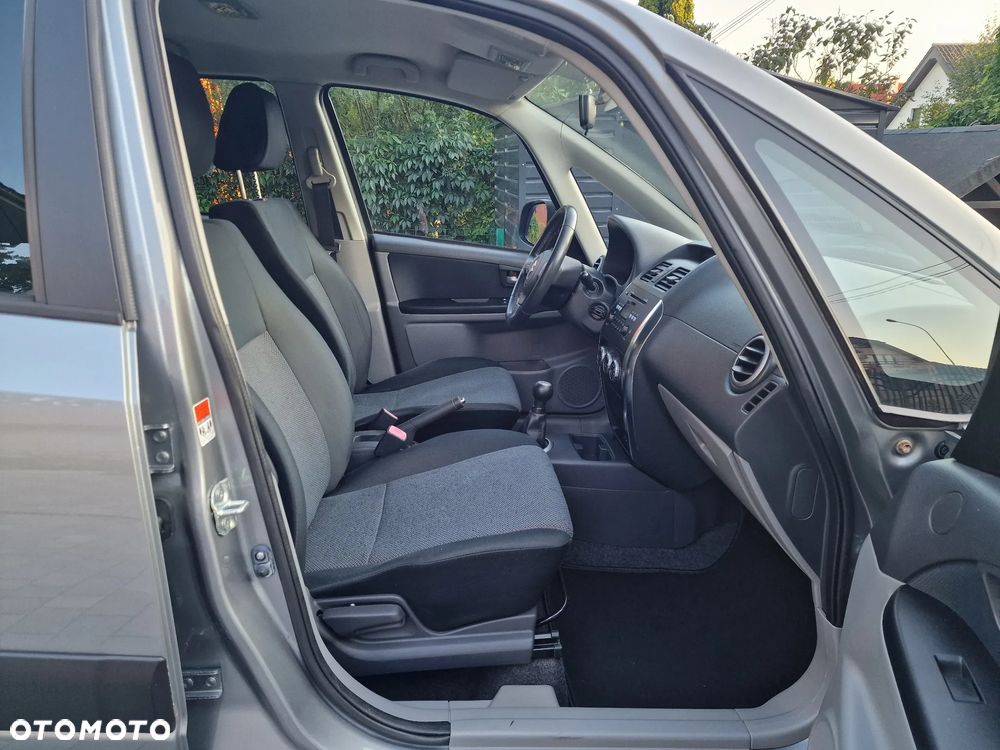 Suzuki SX4 1.6 VVT 4x4 Comfort - 24
