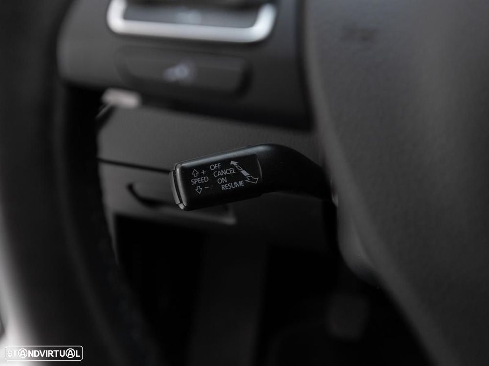 VW Passat Variant - 13