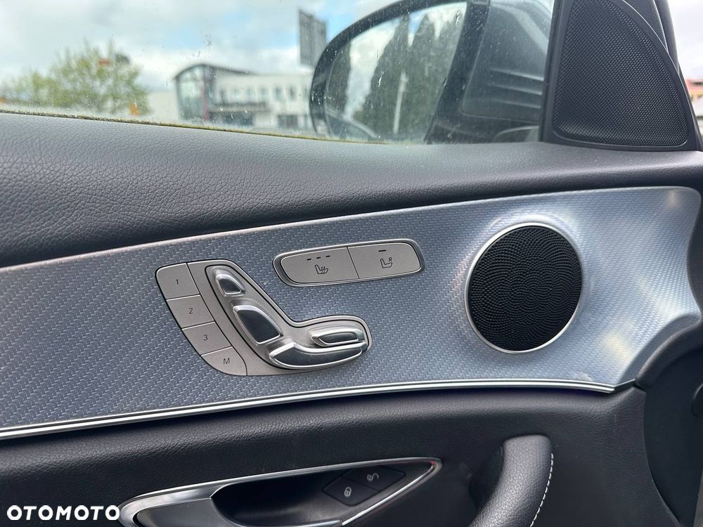 Mercedes-Benz Klasa E 300 de Business Edition - 22