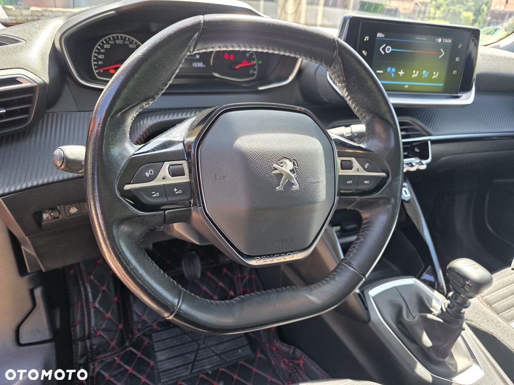 Peugeot 2008 PureTech 100 Allure - 27