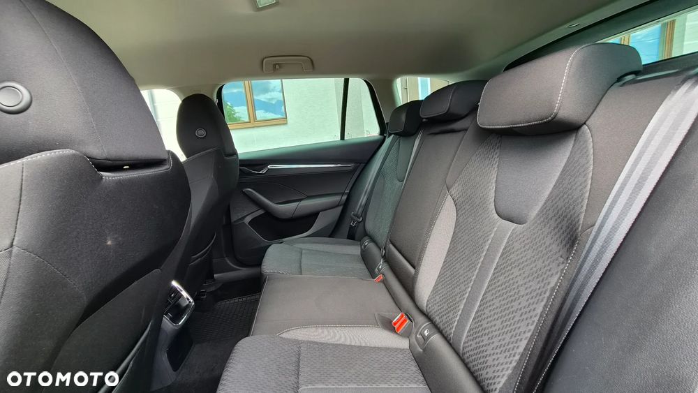 Skoda Octavia 2.0 TDI 4x4 Style DSG - 25