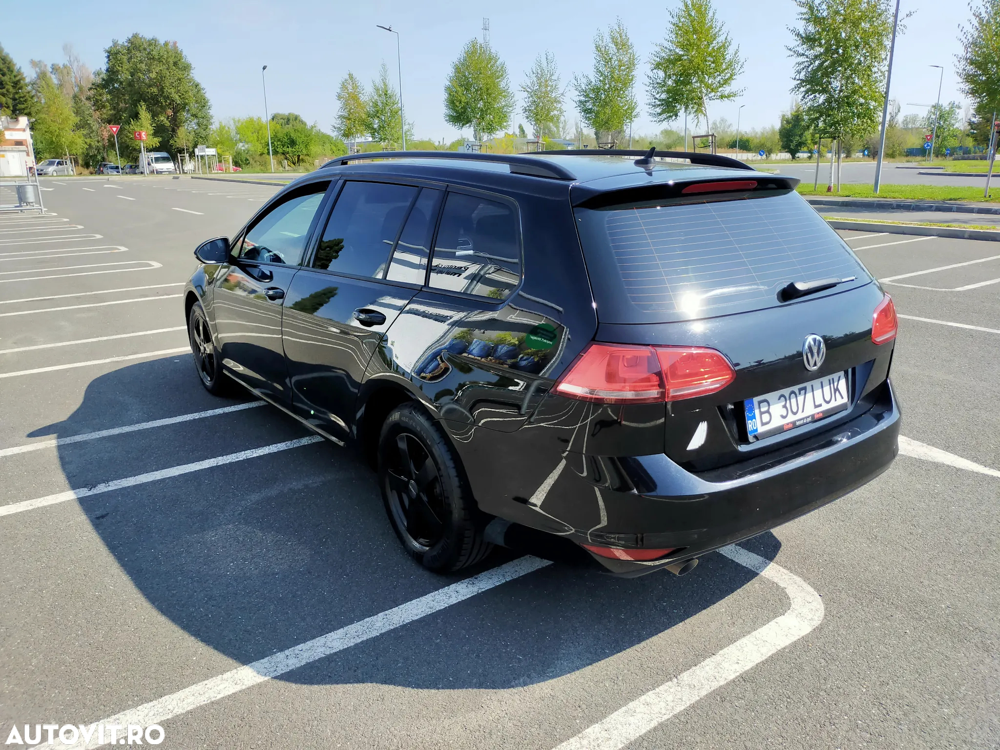 Volkswagen Golf 1.6 TDI DPF Trendline - 5
