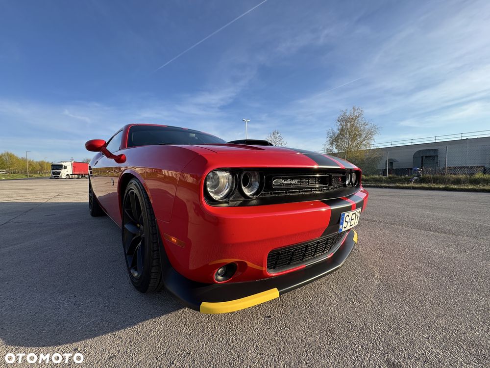 Dodge Challenger - 4