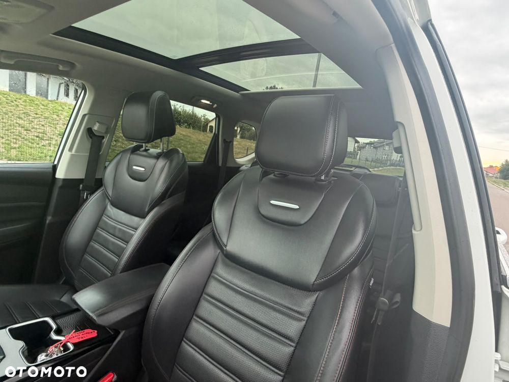 Maxus Euniq 6 - 38