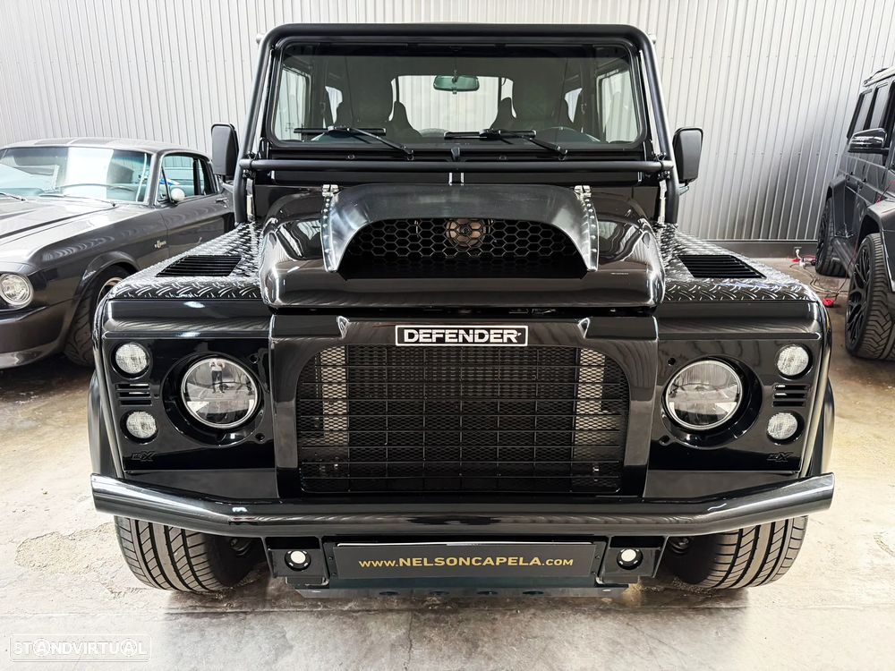 Land Rover Defender - 13