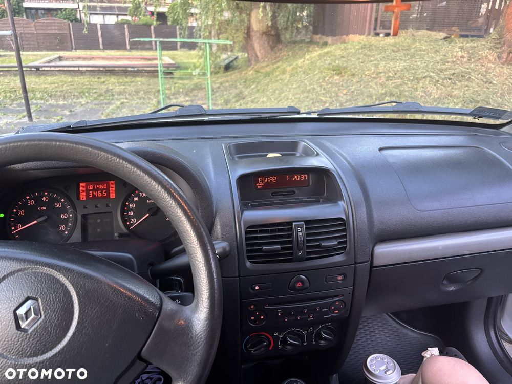 Renault Clio - 7