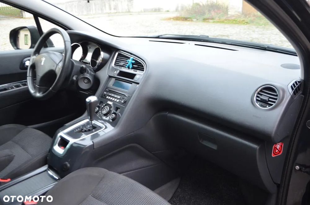 Peugeot 5008 HDI 160 Automatik Active - 21