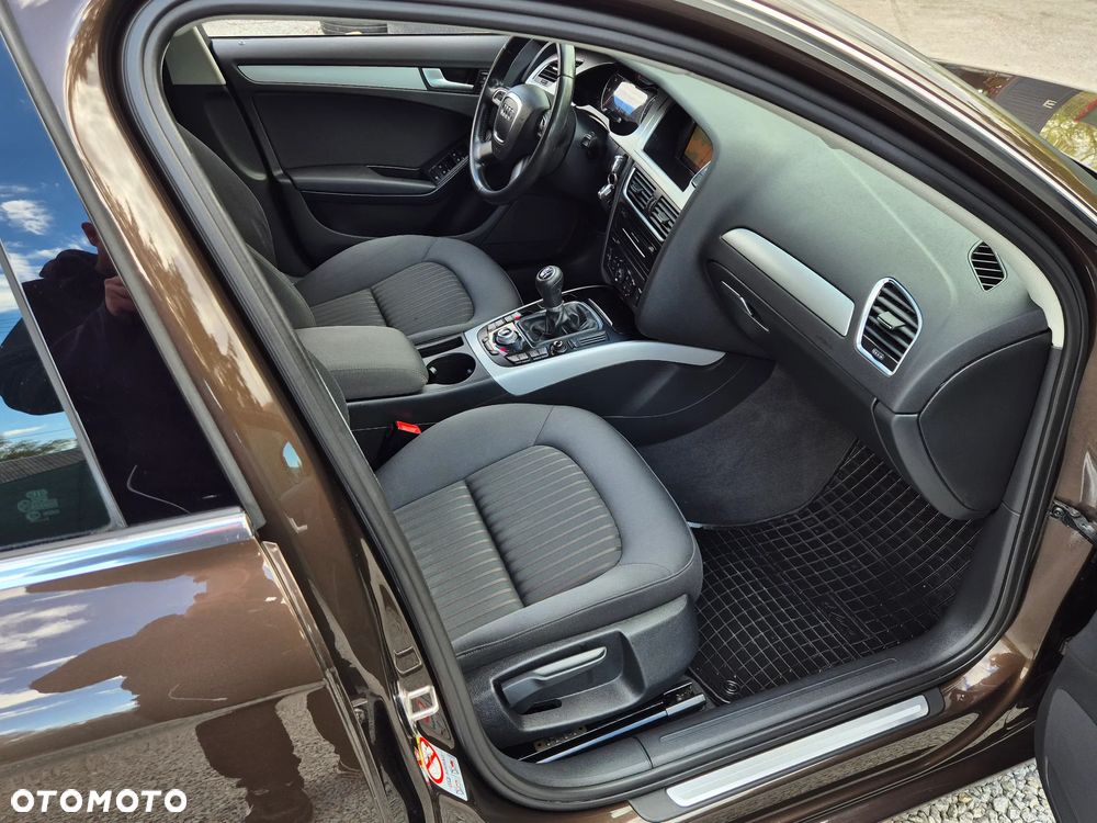 Audi A4 Avant 2.0 TDI DPF S line Sportpaket - 23