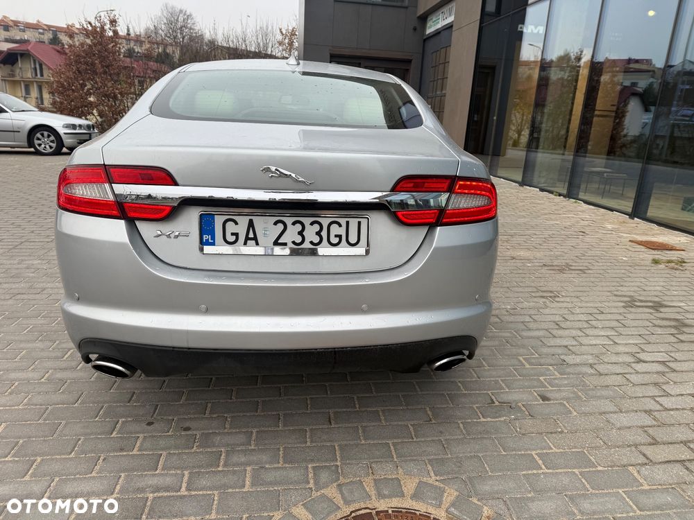 Jaguar XF 2.0 T Luxury - 5