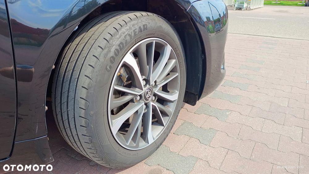 Toyota Avensis 1.8 Active MS - 5