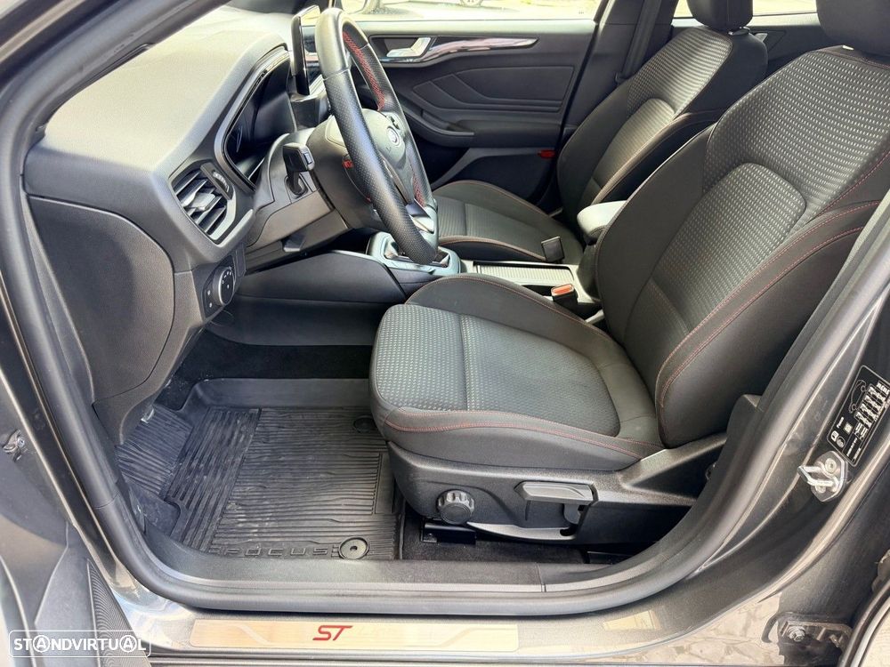 Ford Focus SW 1.0 EcoBoost ST-Line X - 22