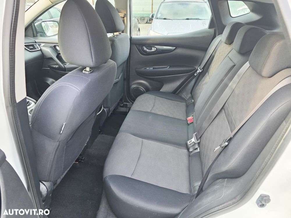 Nissan Qashqai 1.5 DCI N-Connecta - 14