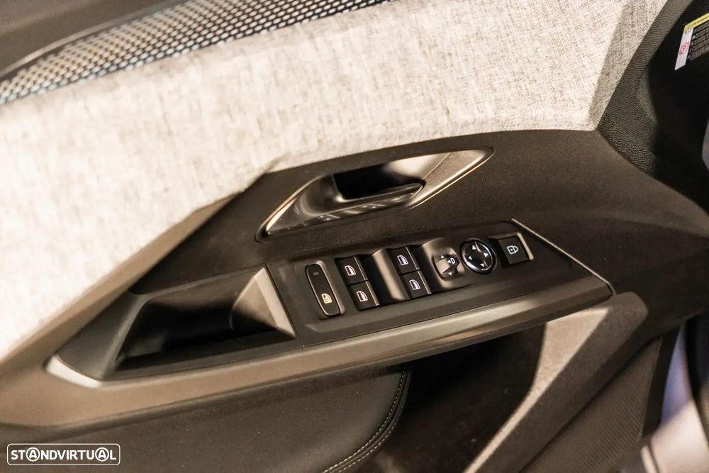 Peugeot E-5008 73 kWh GT - 31