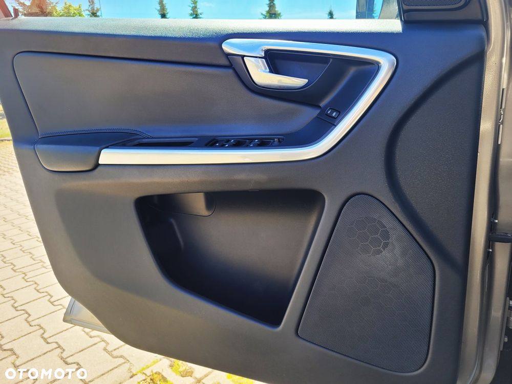 Volvo XC 60 T5 R-Design Momentum - 29