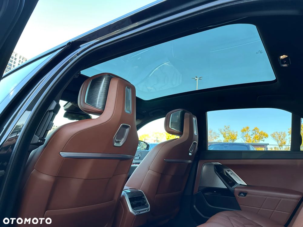 BMW Seria 7 740d xDrive sport - 23