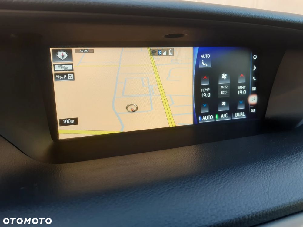 Lexus GS 200t / 300 F Sport - 25