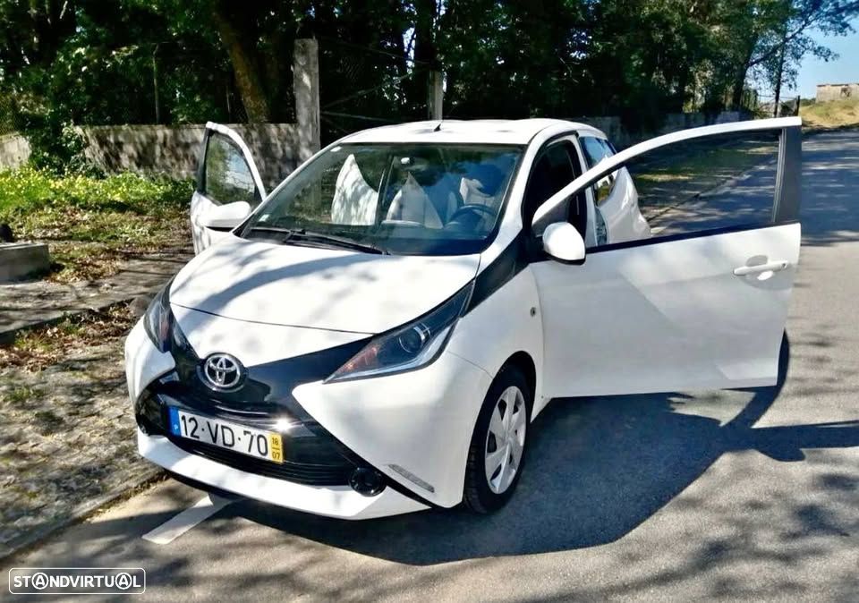 Toyota Aygo 1.0 X-Wave - 1