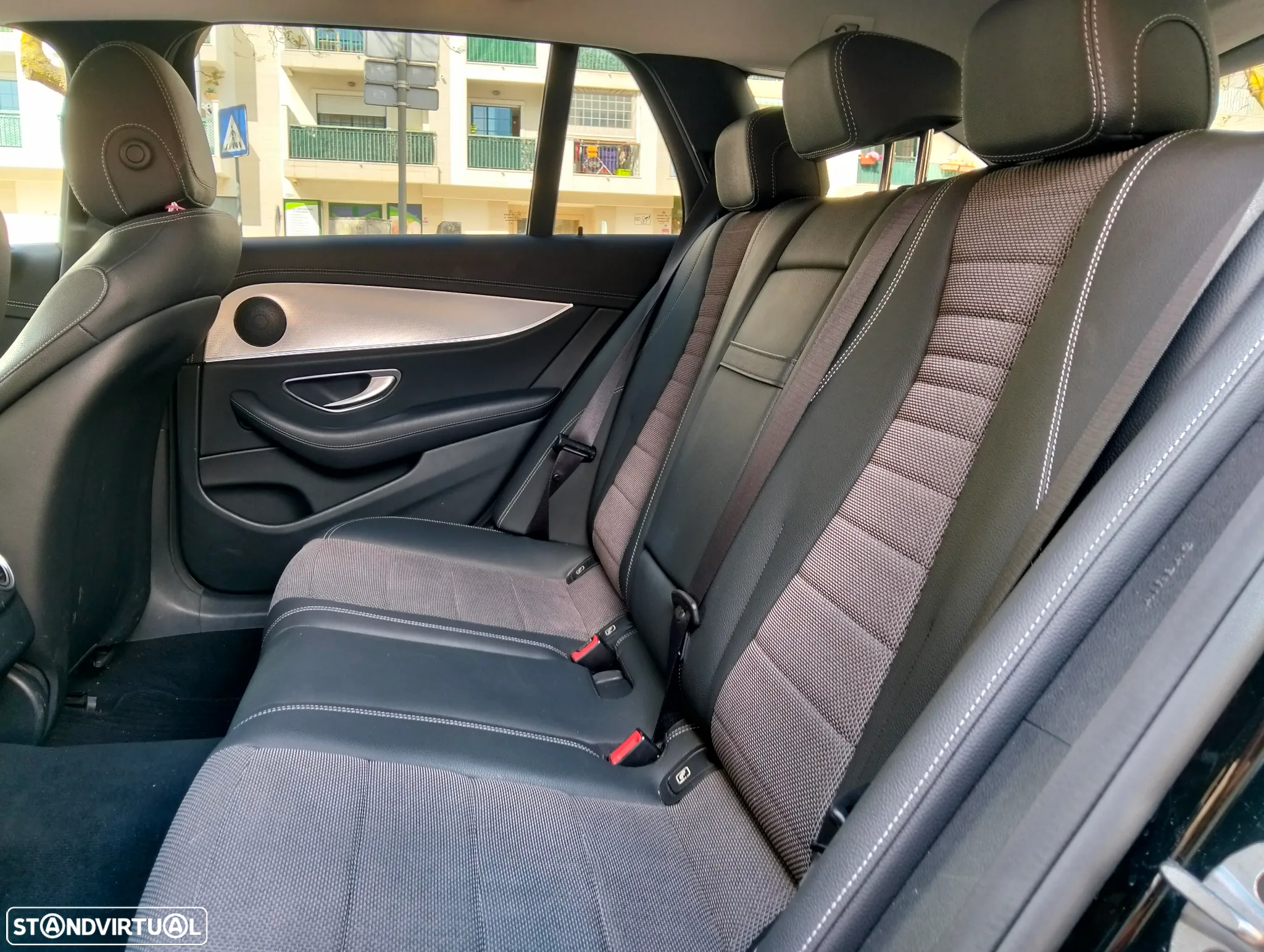 Mercedes-Benz E 300 de Exclusive Line - 25