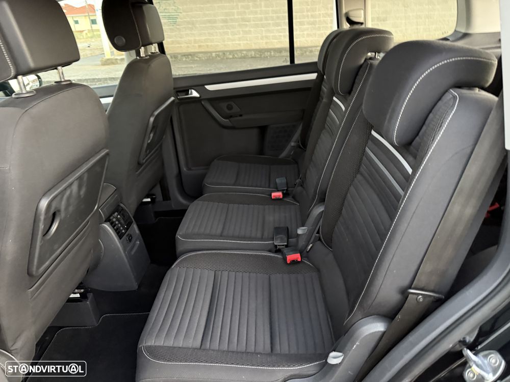 VW Touran 1.6 TDI DPF DSG Cup - 14