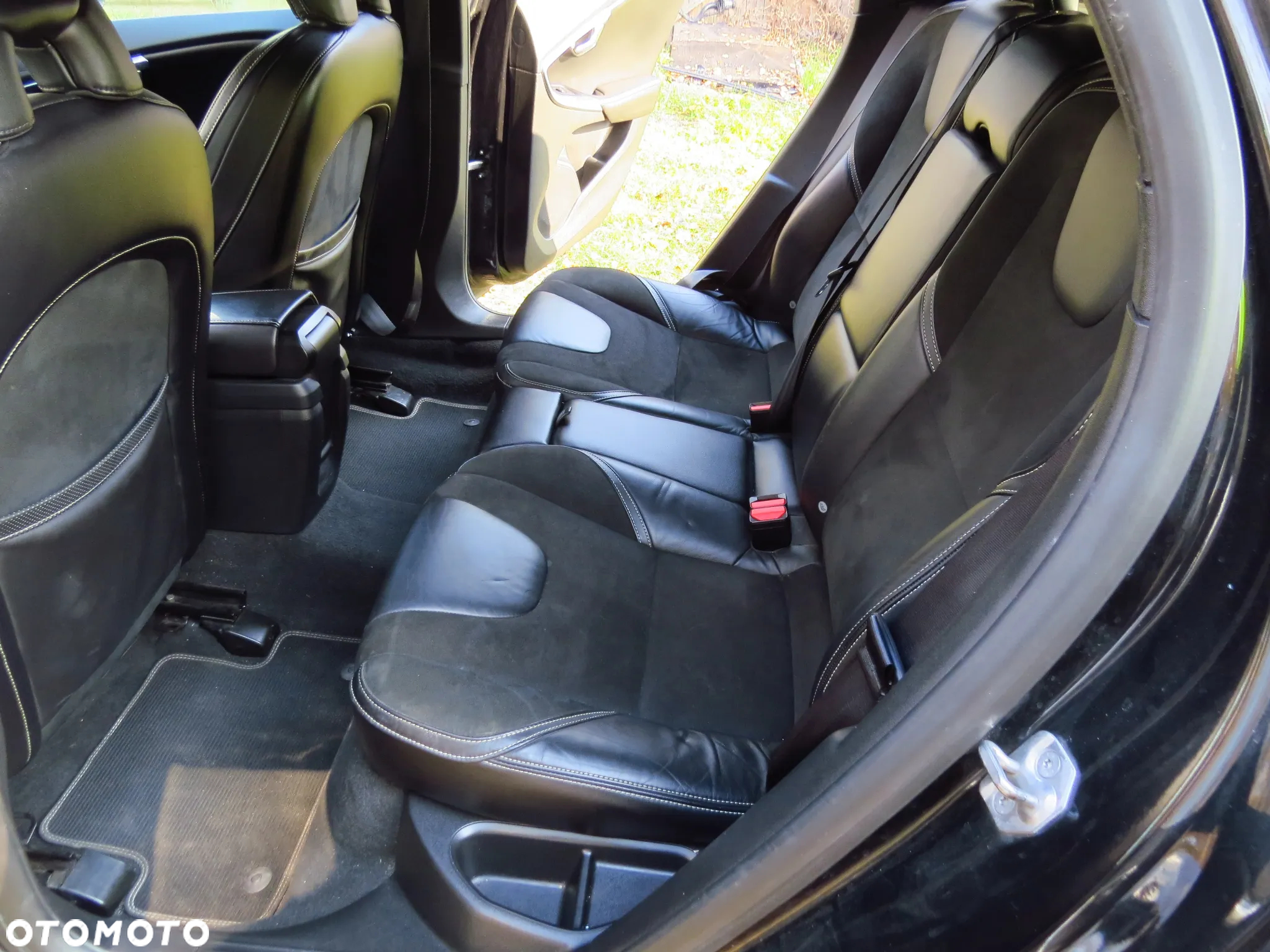 VOLVO V40 II 2.0 D4 D4204T14 R-DESIGN ROK 2014 LAKIER 452-46 NA CZĘŚCI - 30