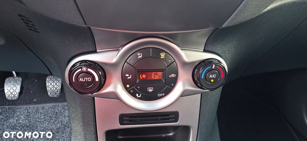 Ford Fiesta 1.25 Champions Edition - 10