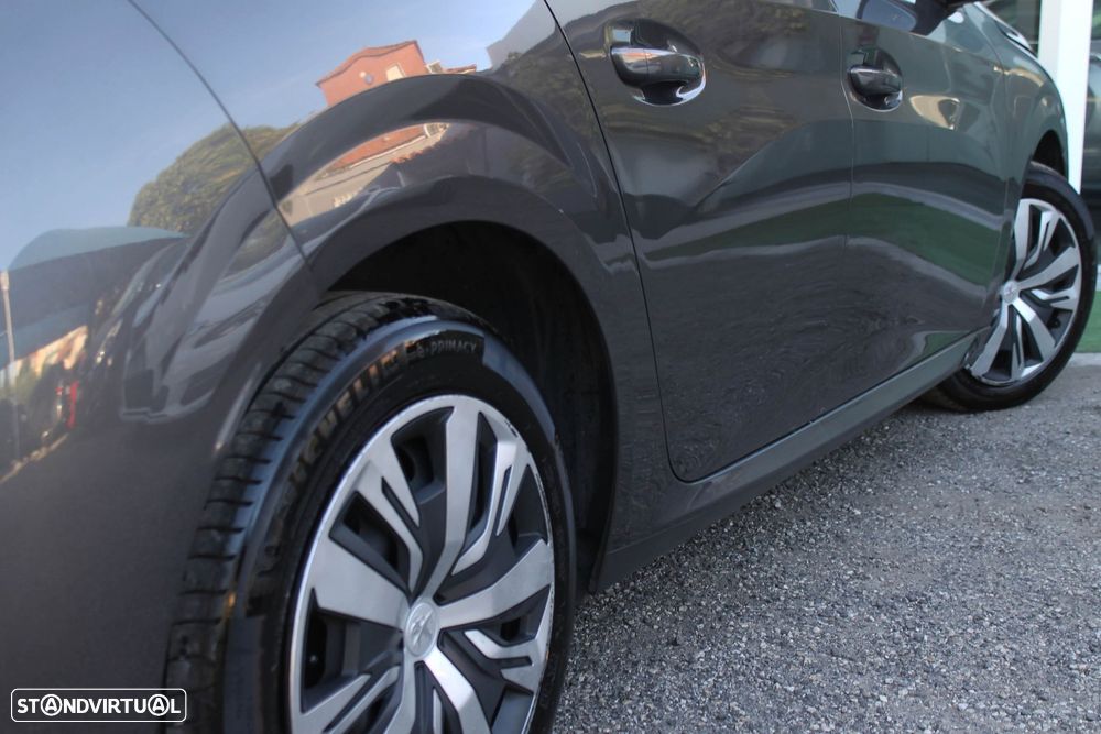 Peugeot 208 1.2 PureTech Active Pack - 26