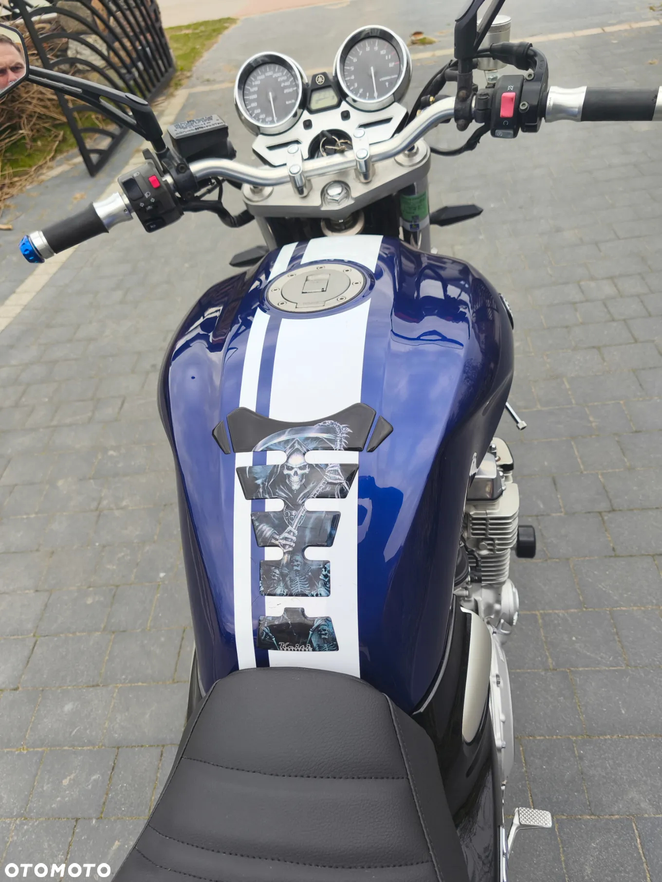 Yamaha XJR - 12