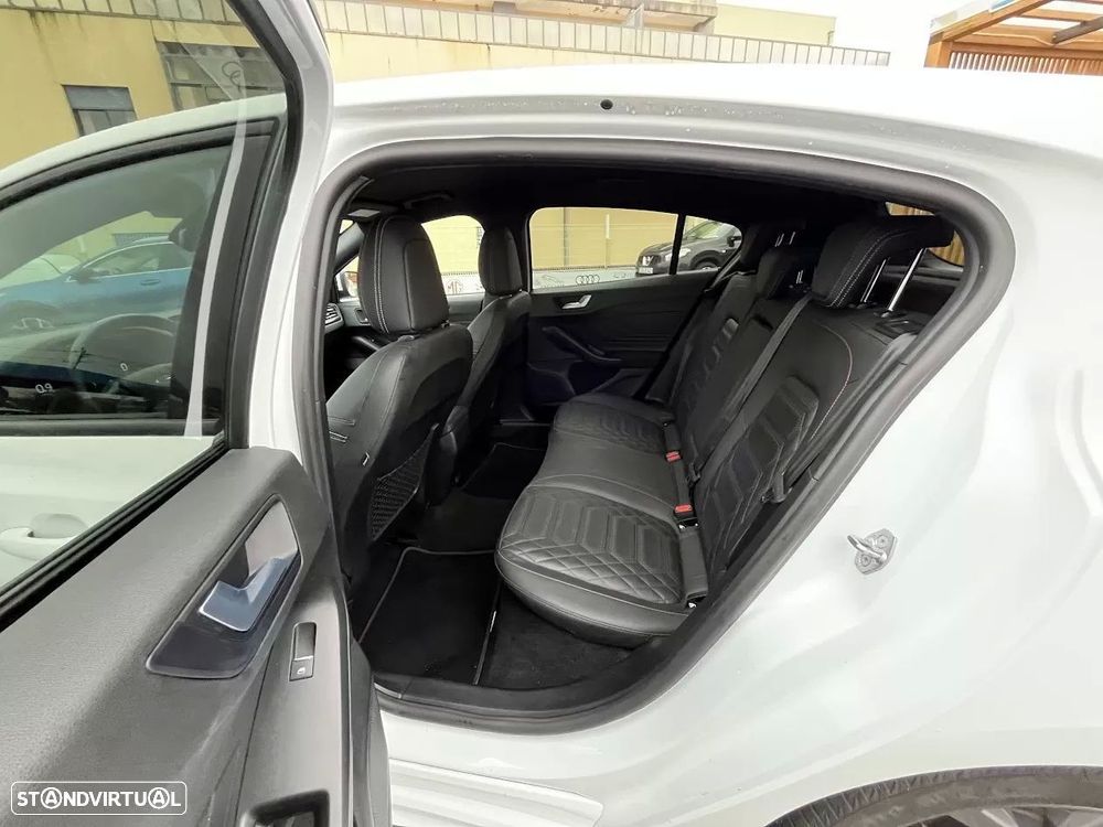 Ford Focus 1.0 EcoBoost MHEV ST-Line X Aut. - 38