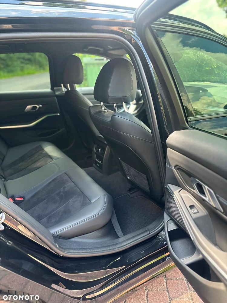 BMW Seria 3 318d mHEV M Sport - 24