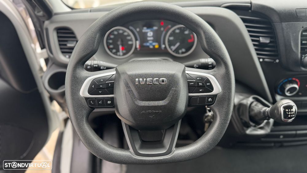 Iveco Daily 3.0 35S16H C/ Plat. Elevatória - 28
