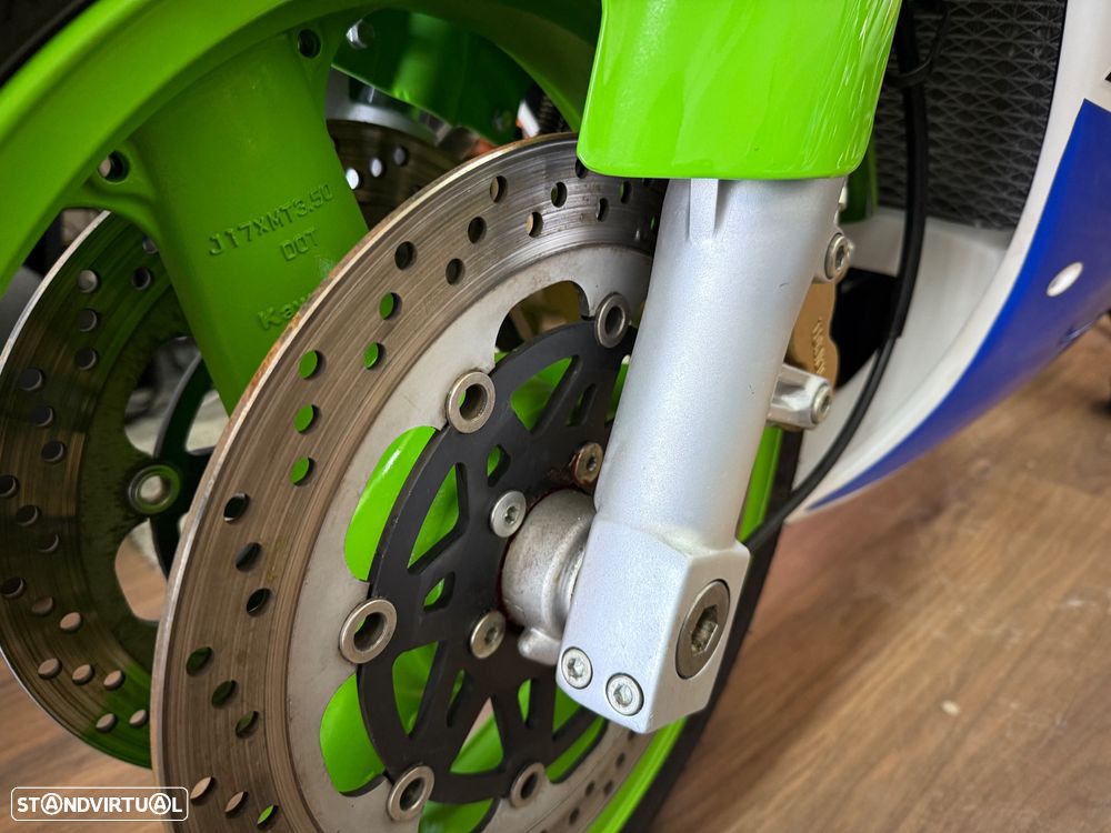 Kawasaki ZXR 750 J - 16