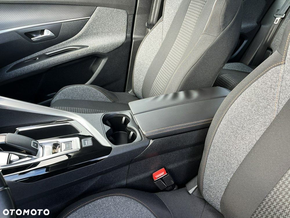Peugeot 3008 1.2 PureTech Active S&S EAT8 - 22