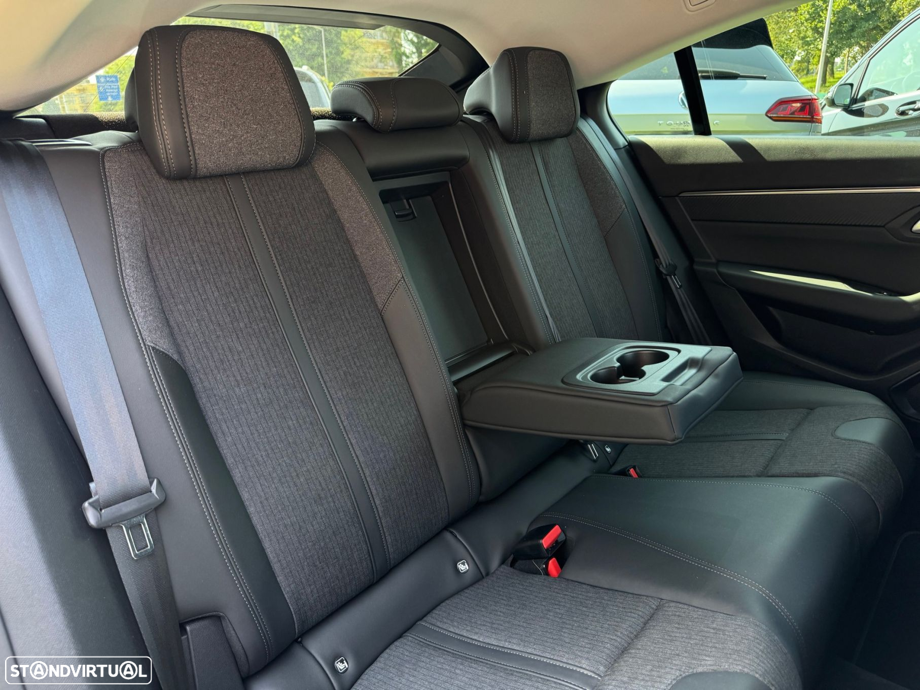 Peugeot 508 1.6 Hybrid Allure Pack e-EAT8 - 22