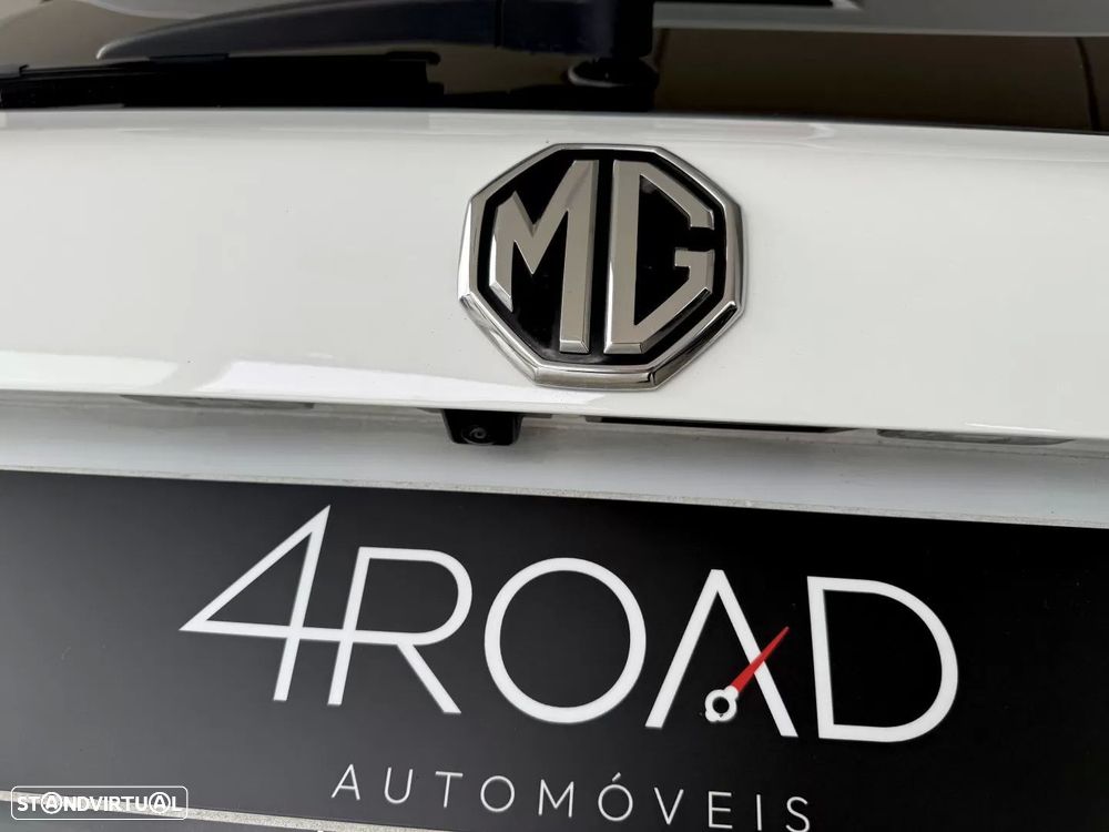 MG EHS 1.5 T-GDI Plug-in Hybrid Luxury - 41